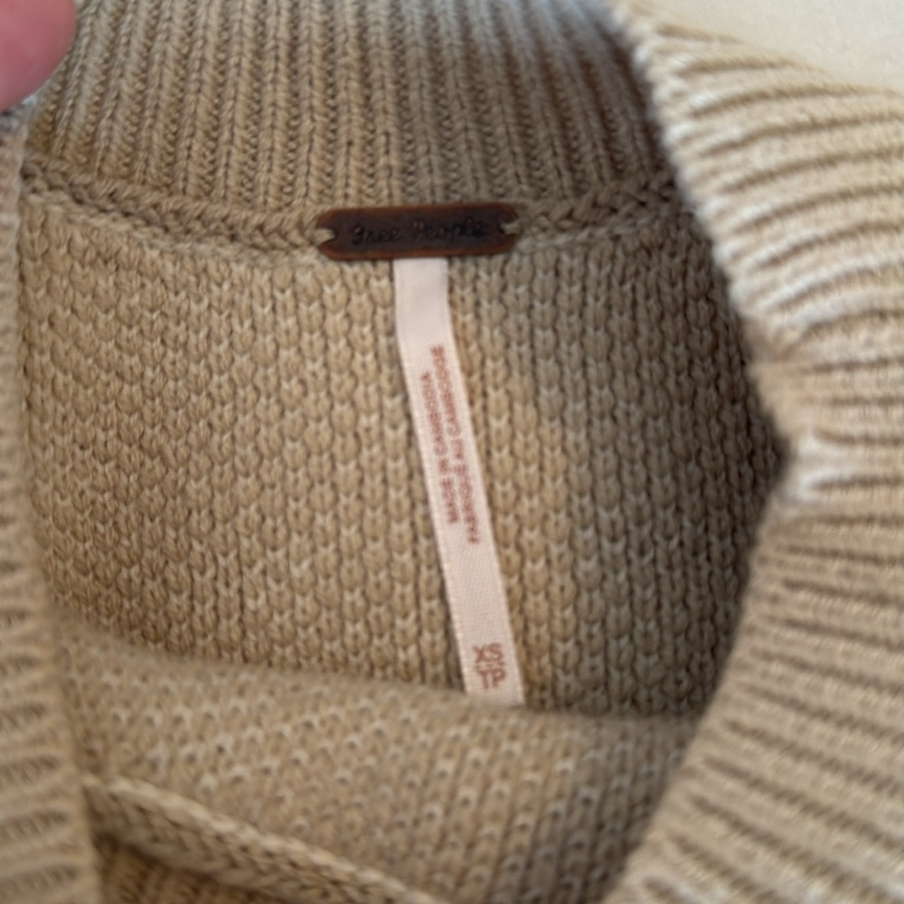 NWT Free People Easy Street Patterned Crop Sweater Hearts Beige Tan - Picture 10 of 11